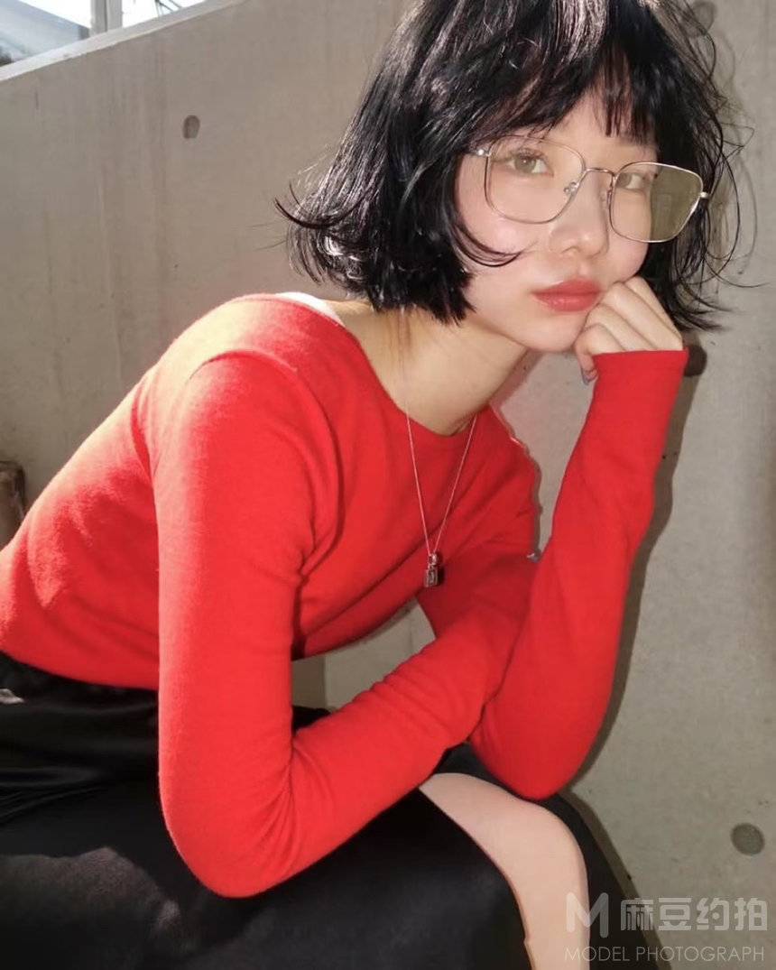 情绪模特
