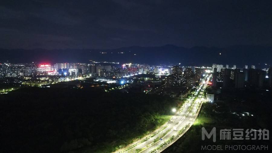 夜景模特