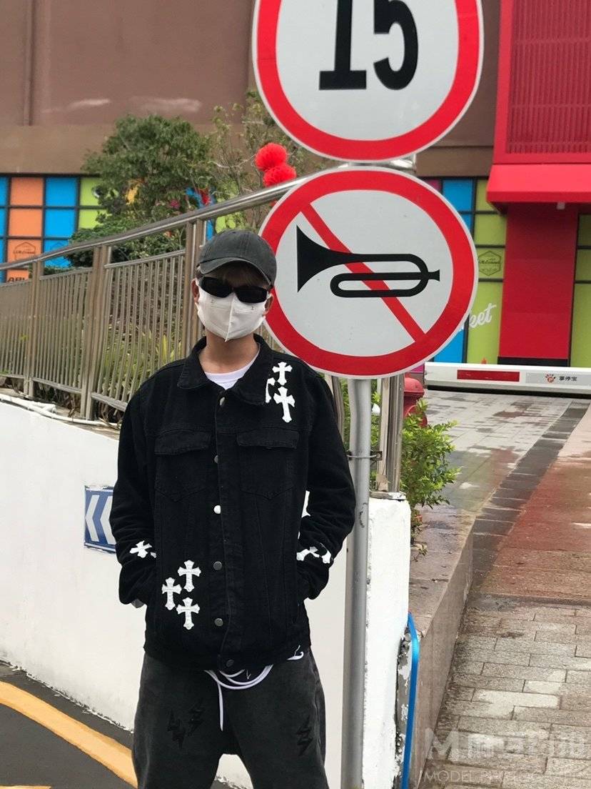 黑白模特