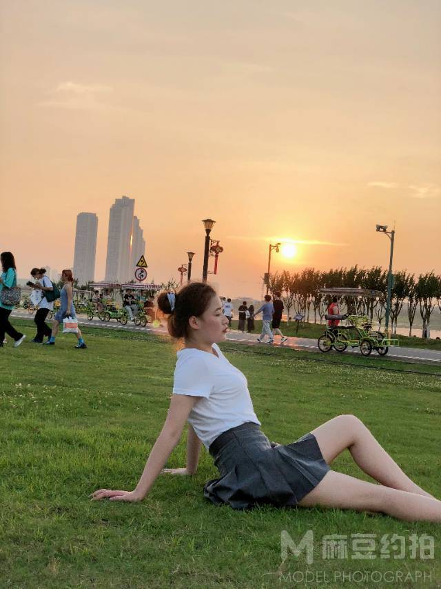 校园模特