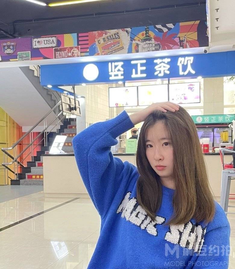 校园模特
