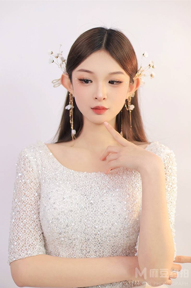 妆容模特