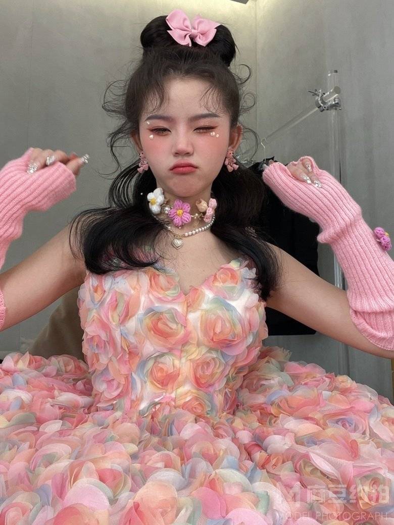 妆容模特