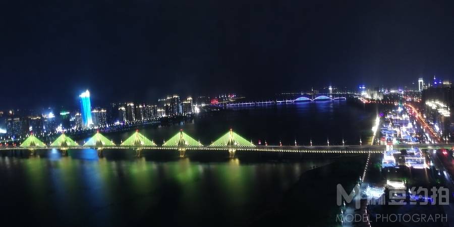 夜景模特