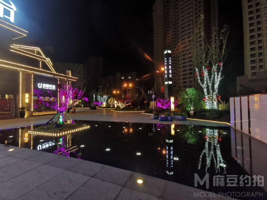 夜景模特