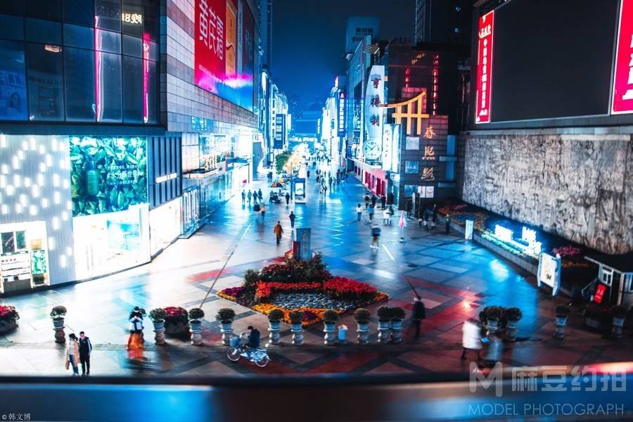 夜景模特