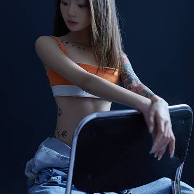 情绪模特