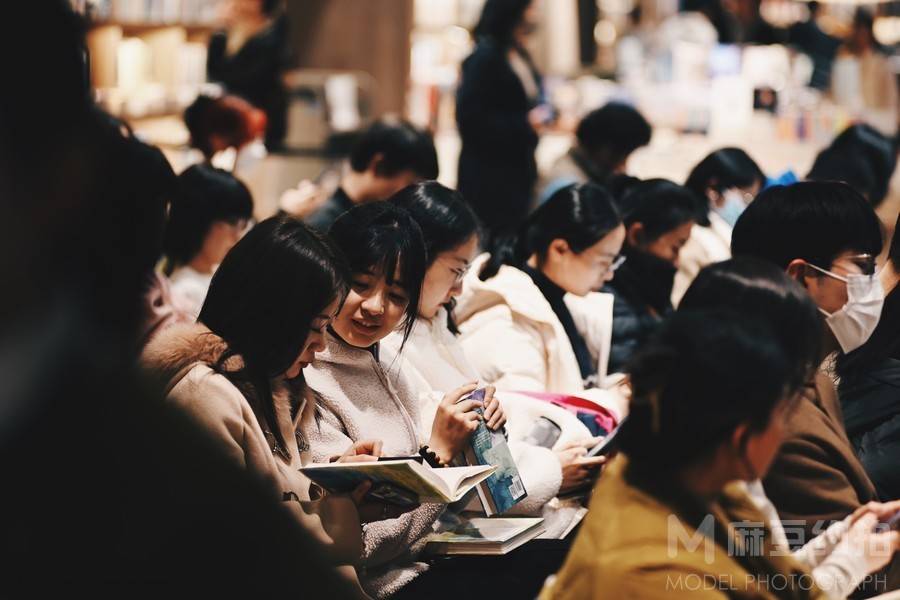 黑白模特