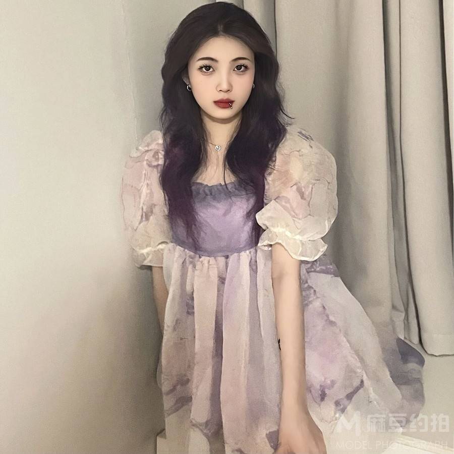 情绪模特