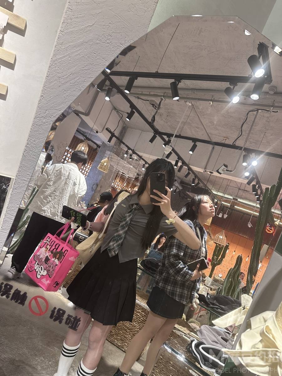 校园模特