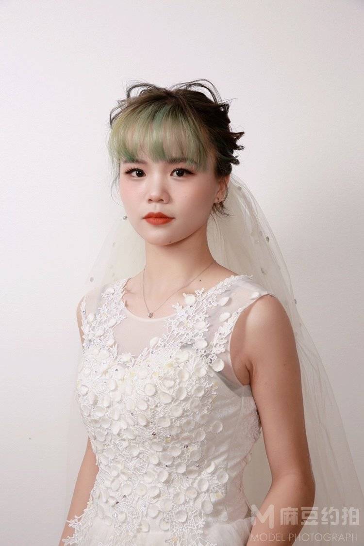 妆容模特