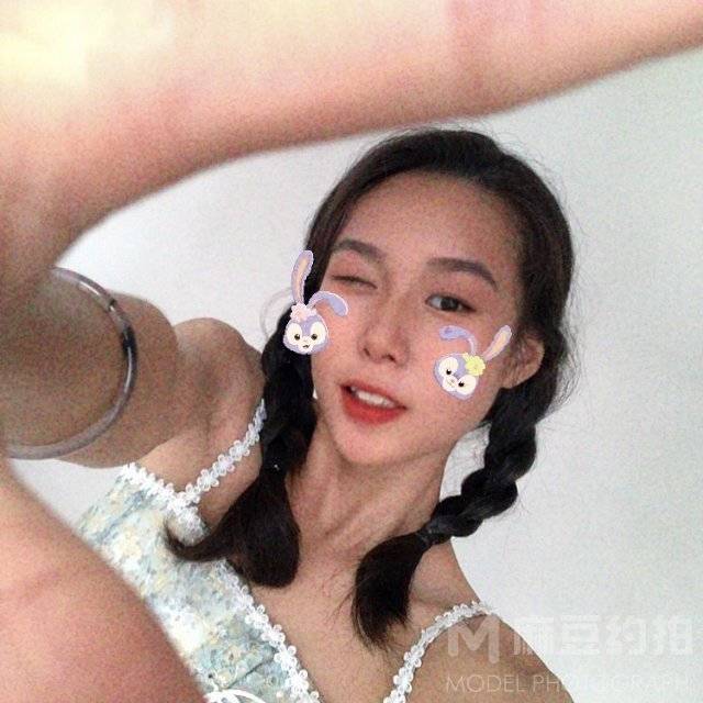 校园模特