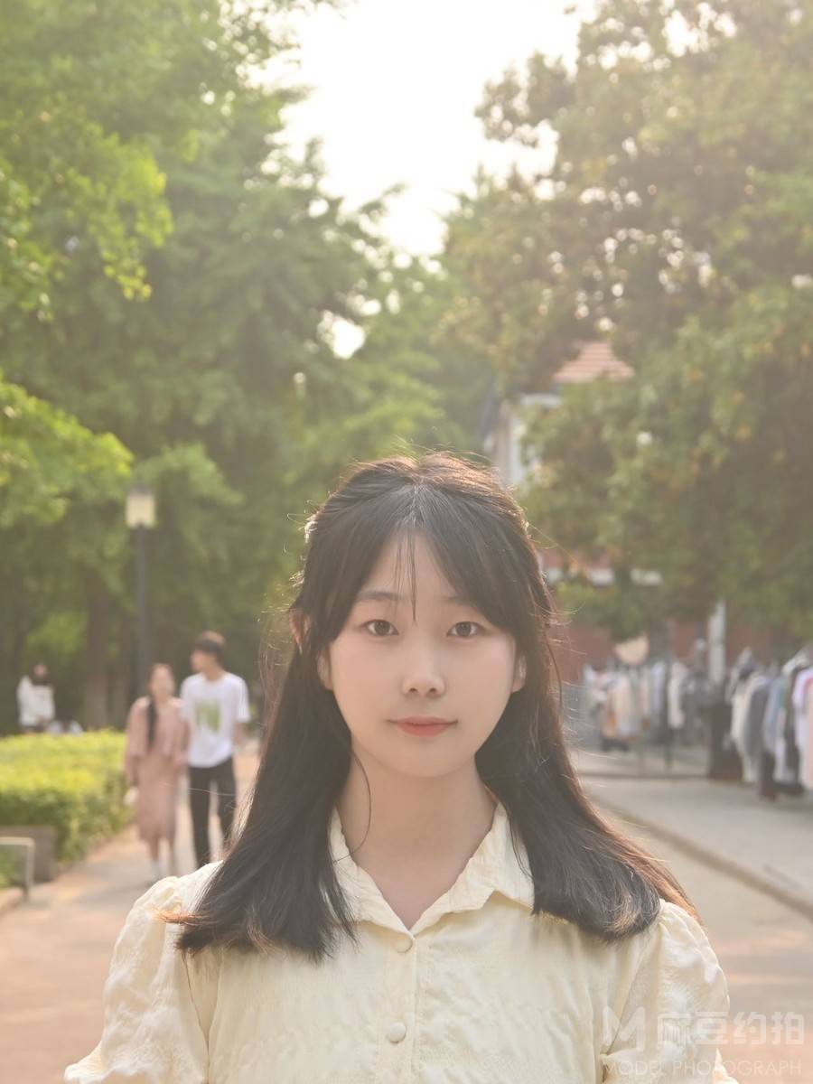 校园模特