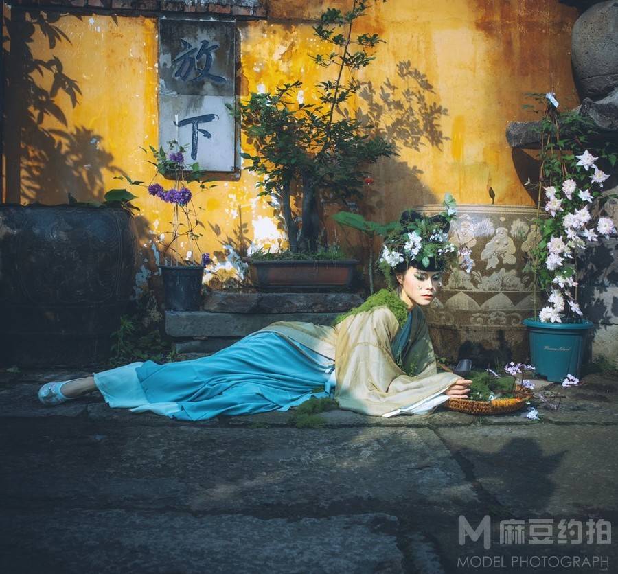 情绪模特