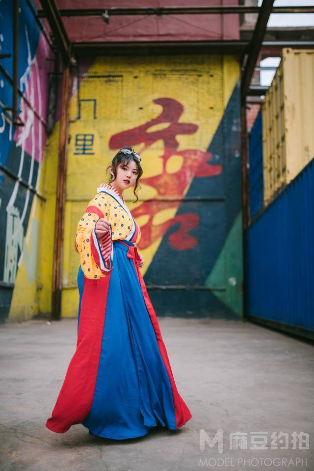 汉服模特