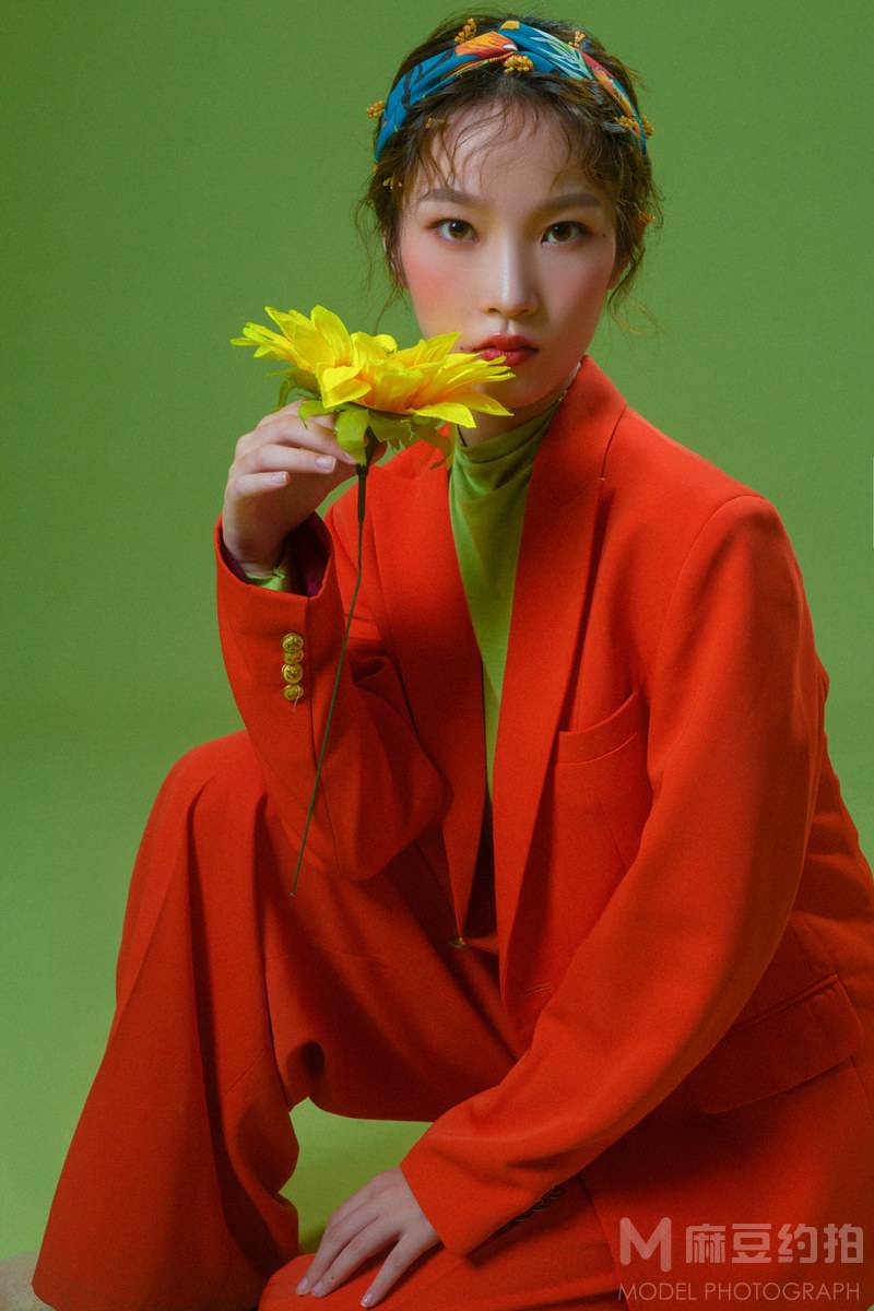 情绪模特
