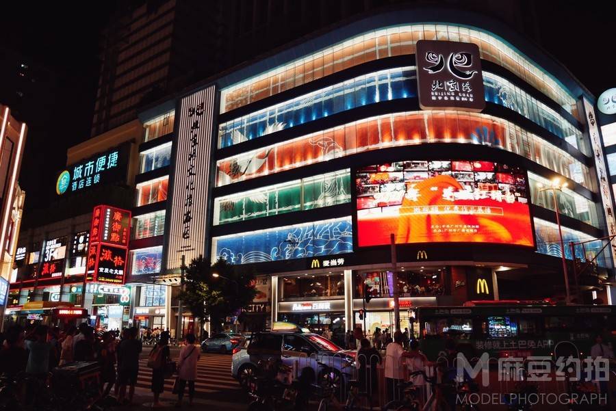 夜景模特