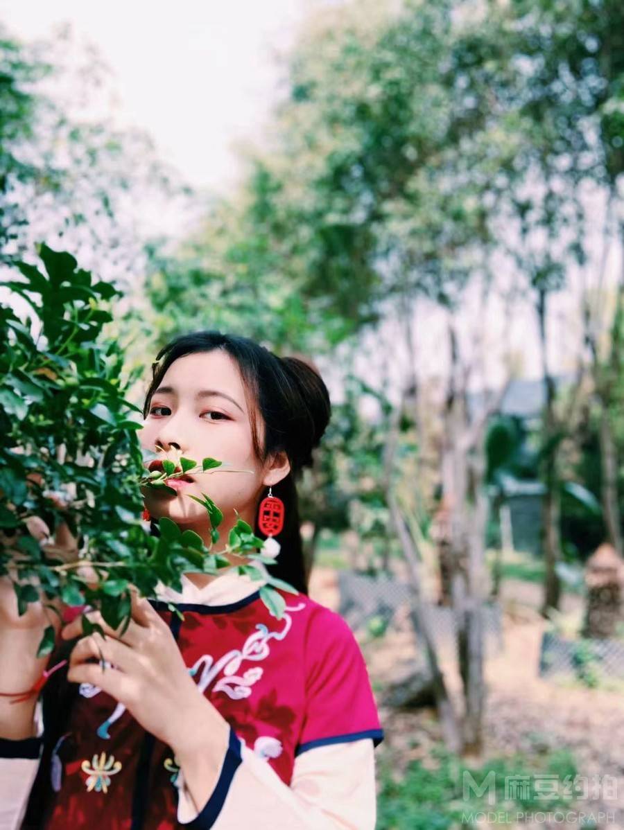 情绪模特