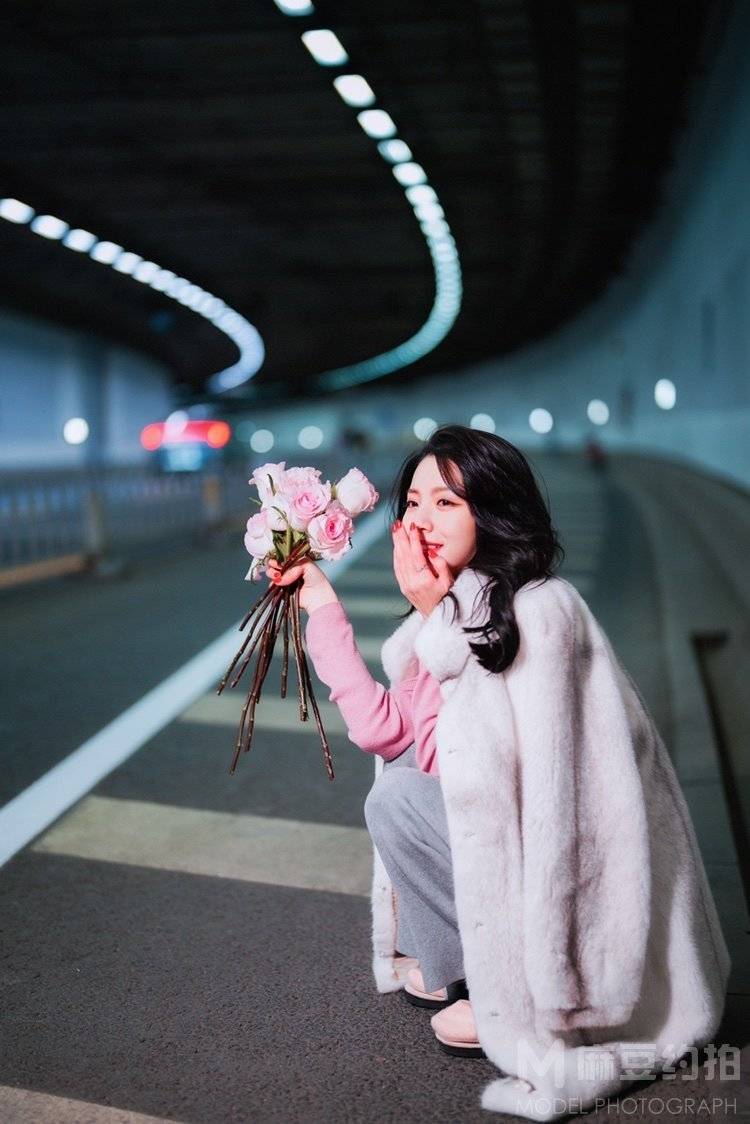 情绪模特