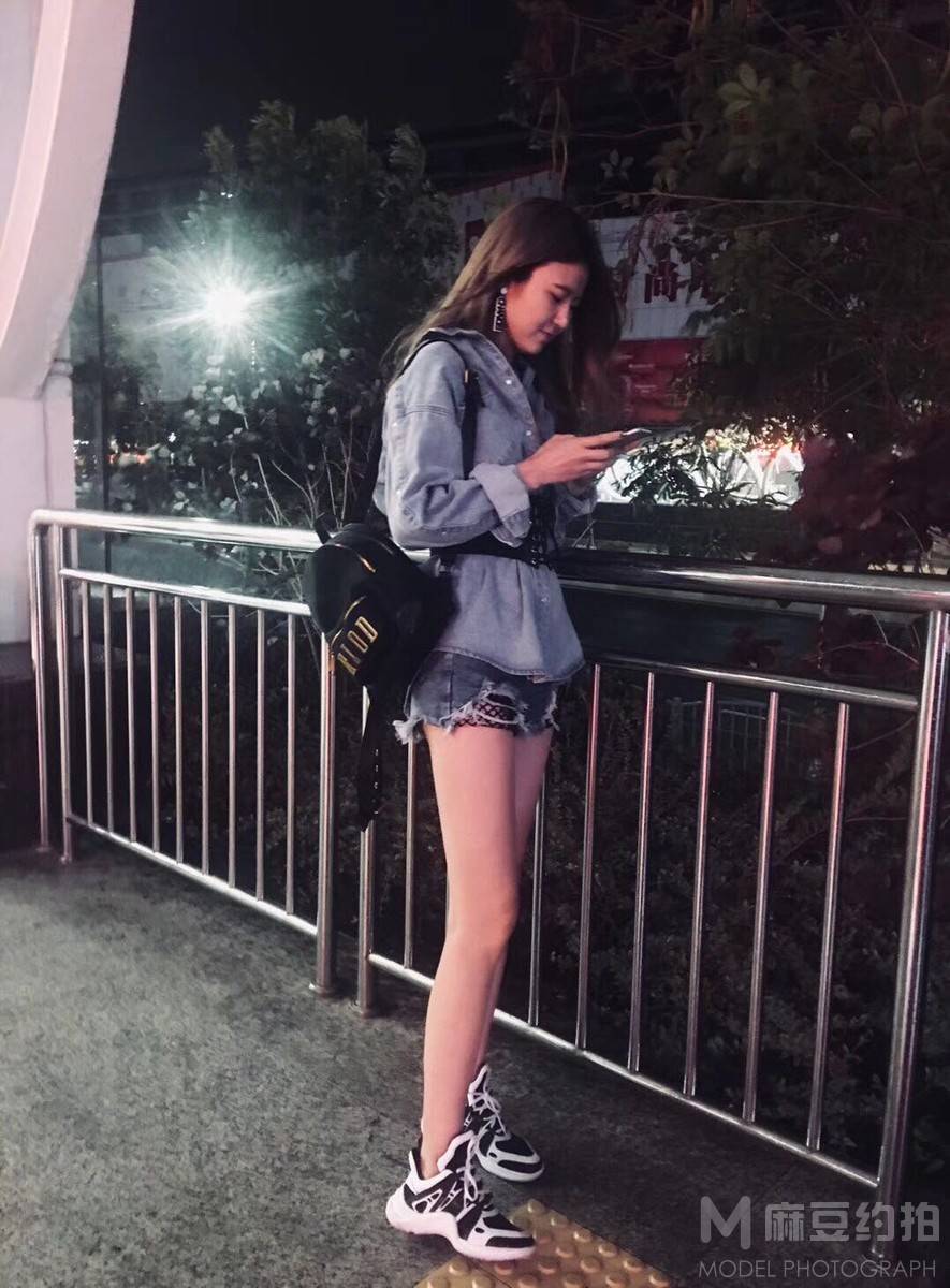 夜景模特