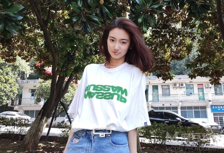 校园模特