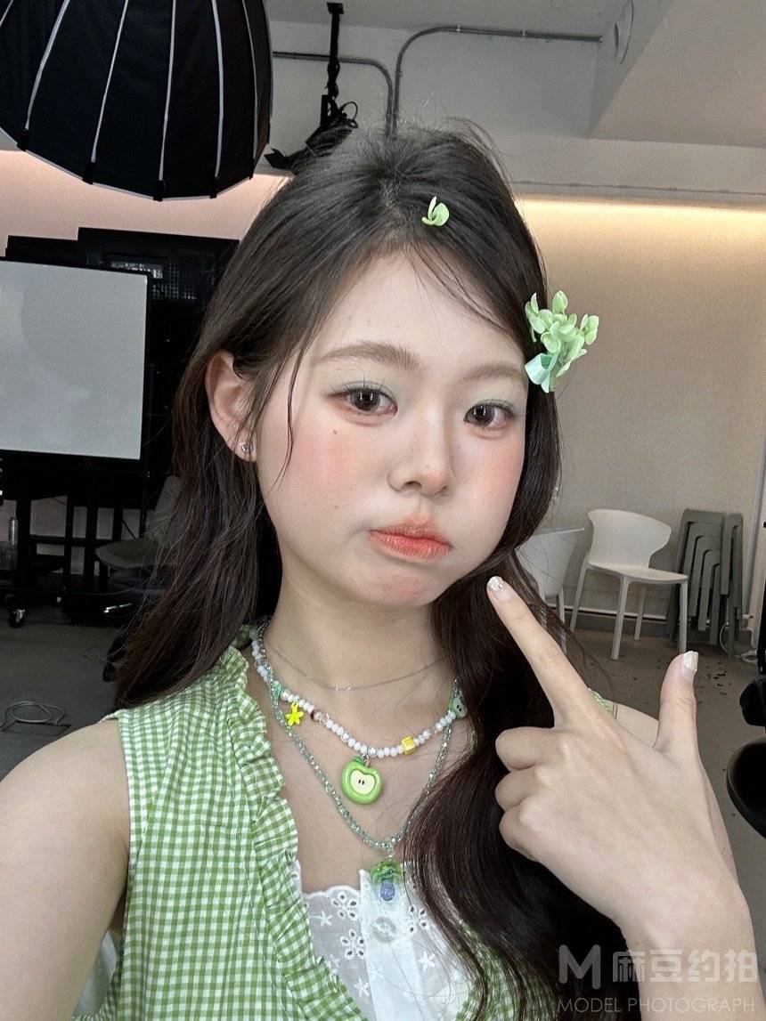 妆容模特