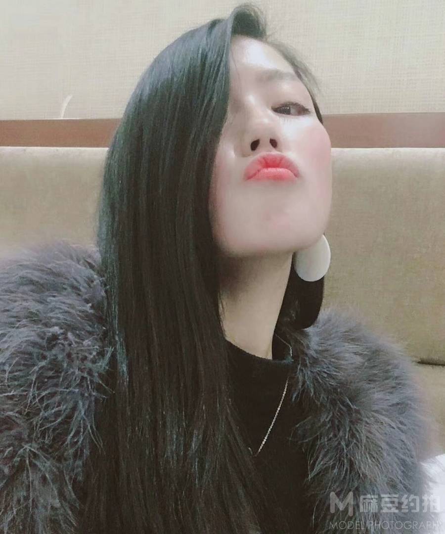 黑白模特