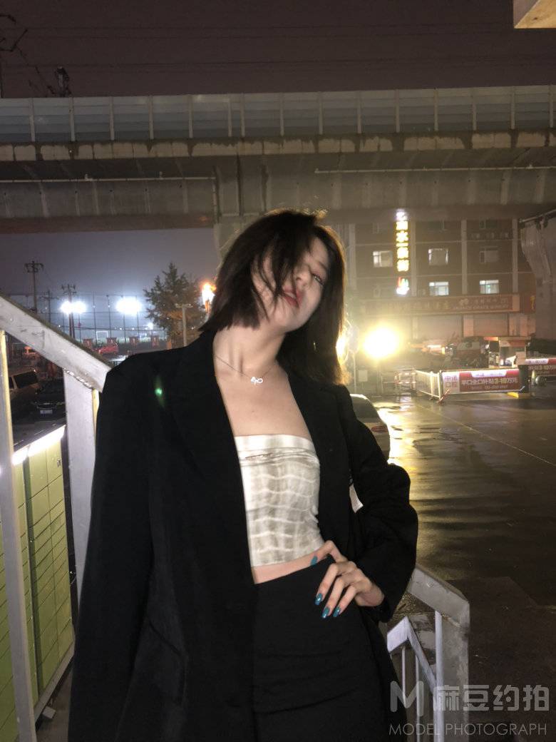 夜景模特