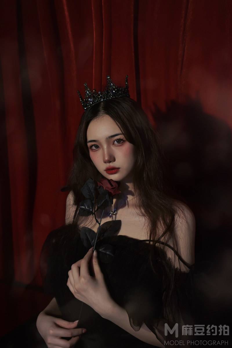黑白模特