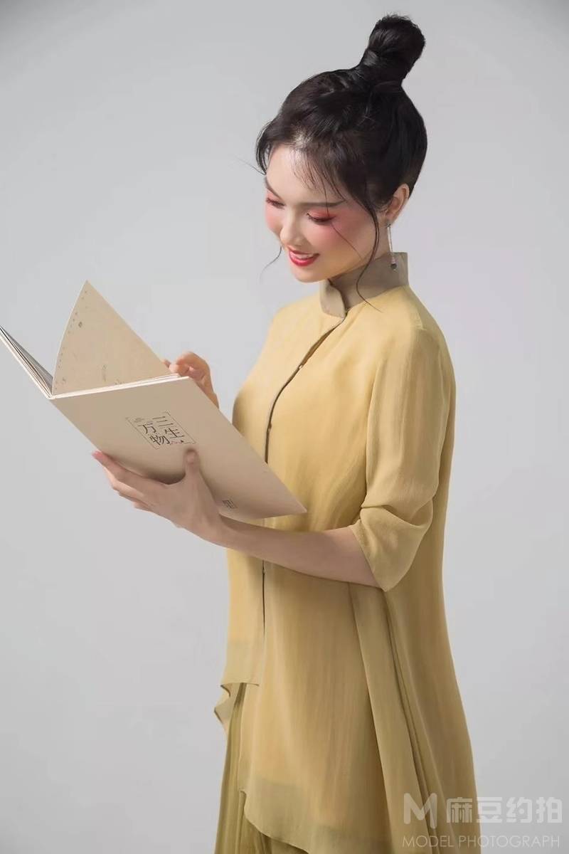 妆容模特