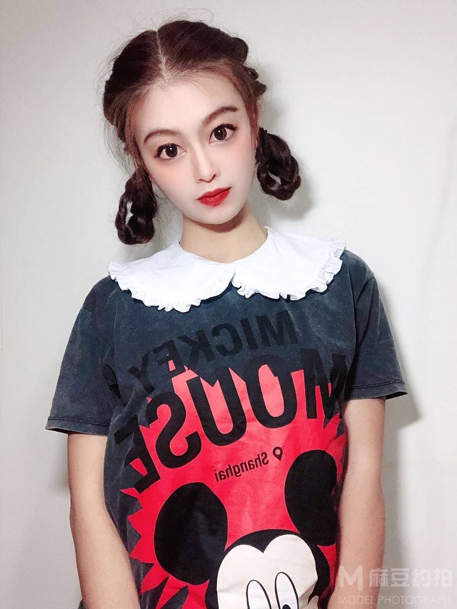 妆容模特