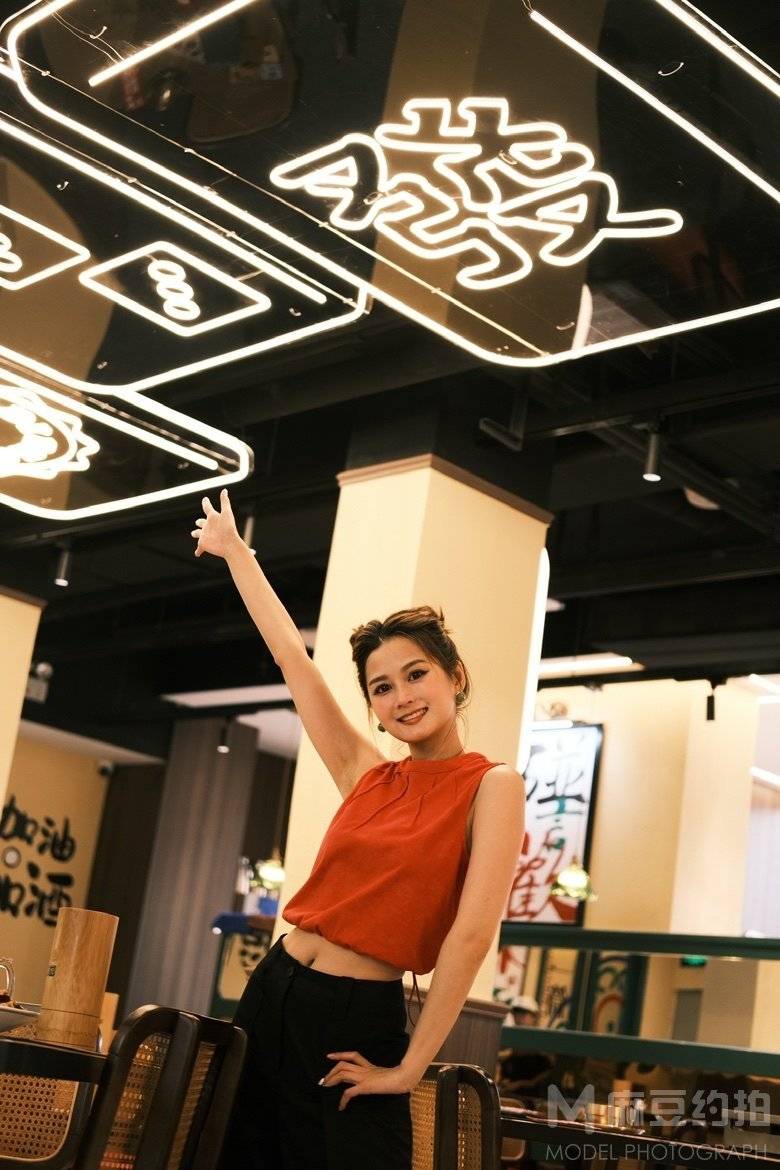 情绪模特