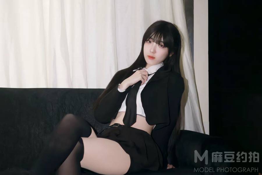 黑白模特