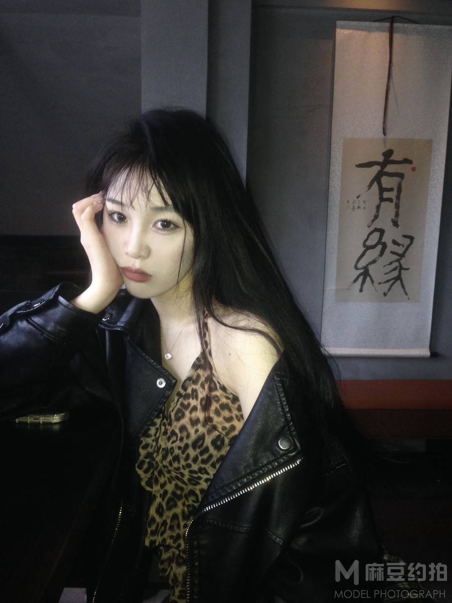 情绪模特