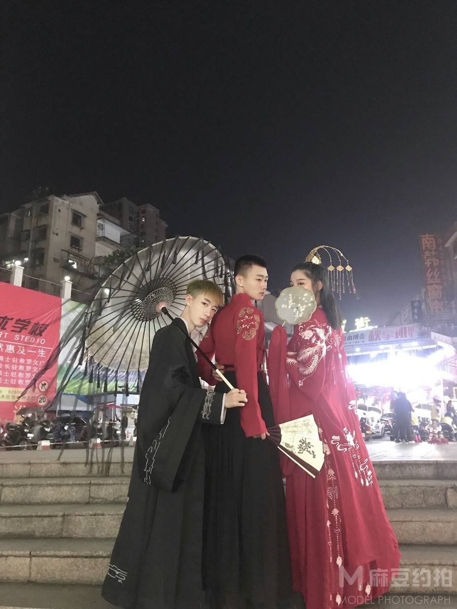 汉服模特