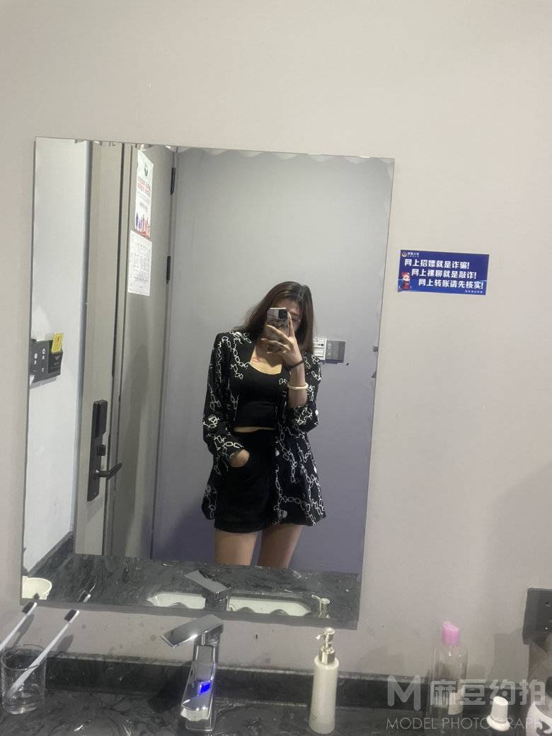 黑白模特