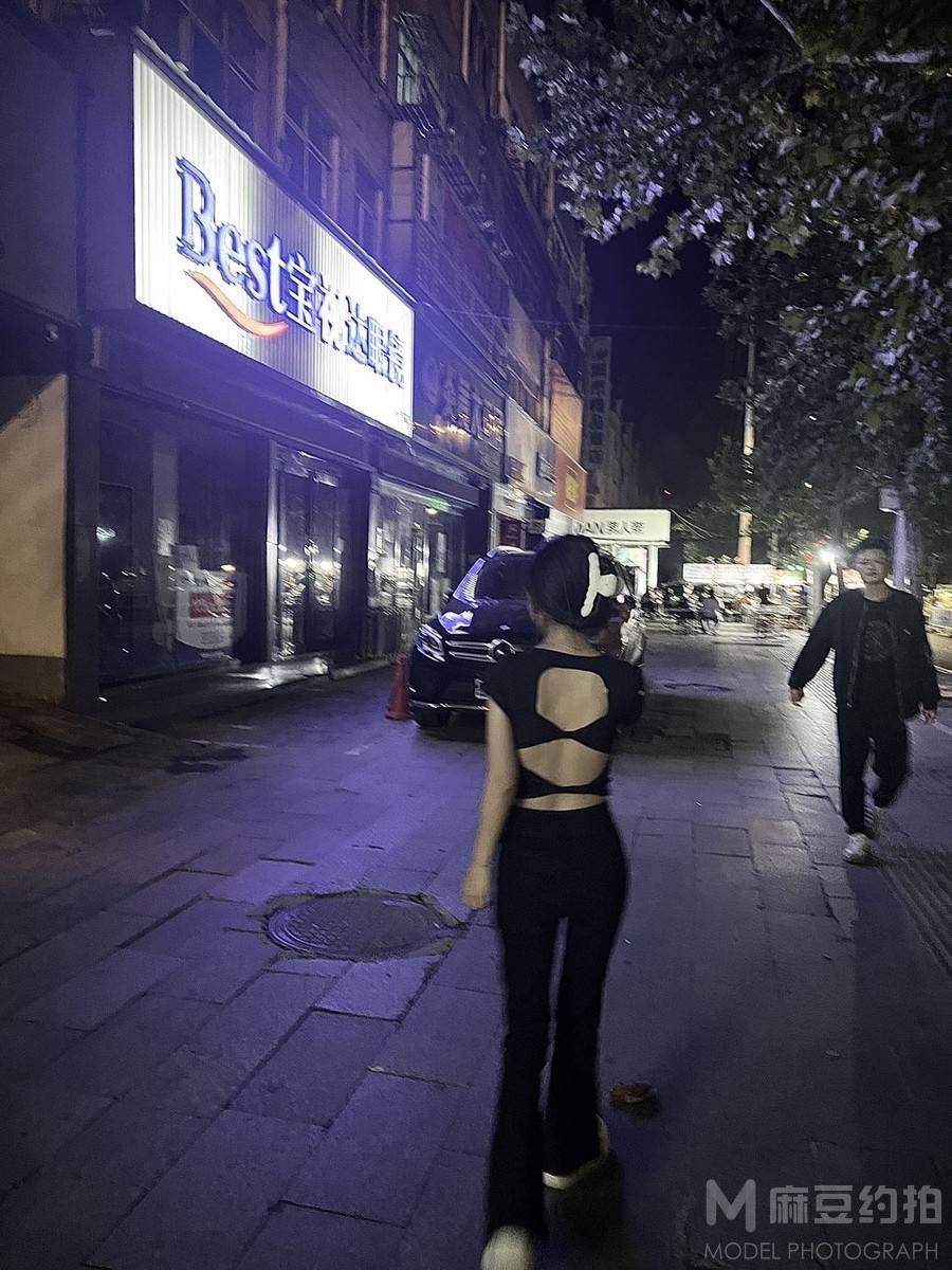 夜景模特