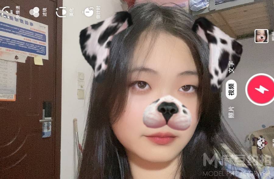 校园模特