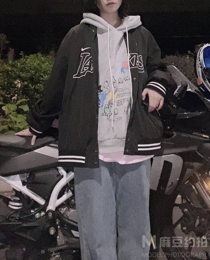 黑白模特