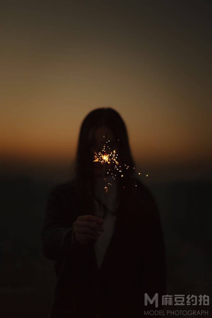 情绪模特
