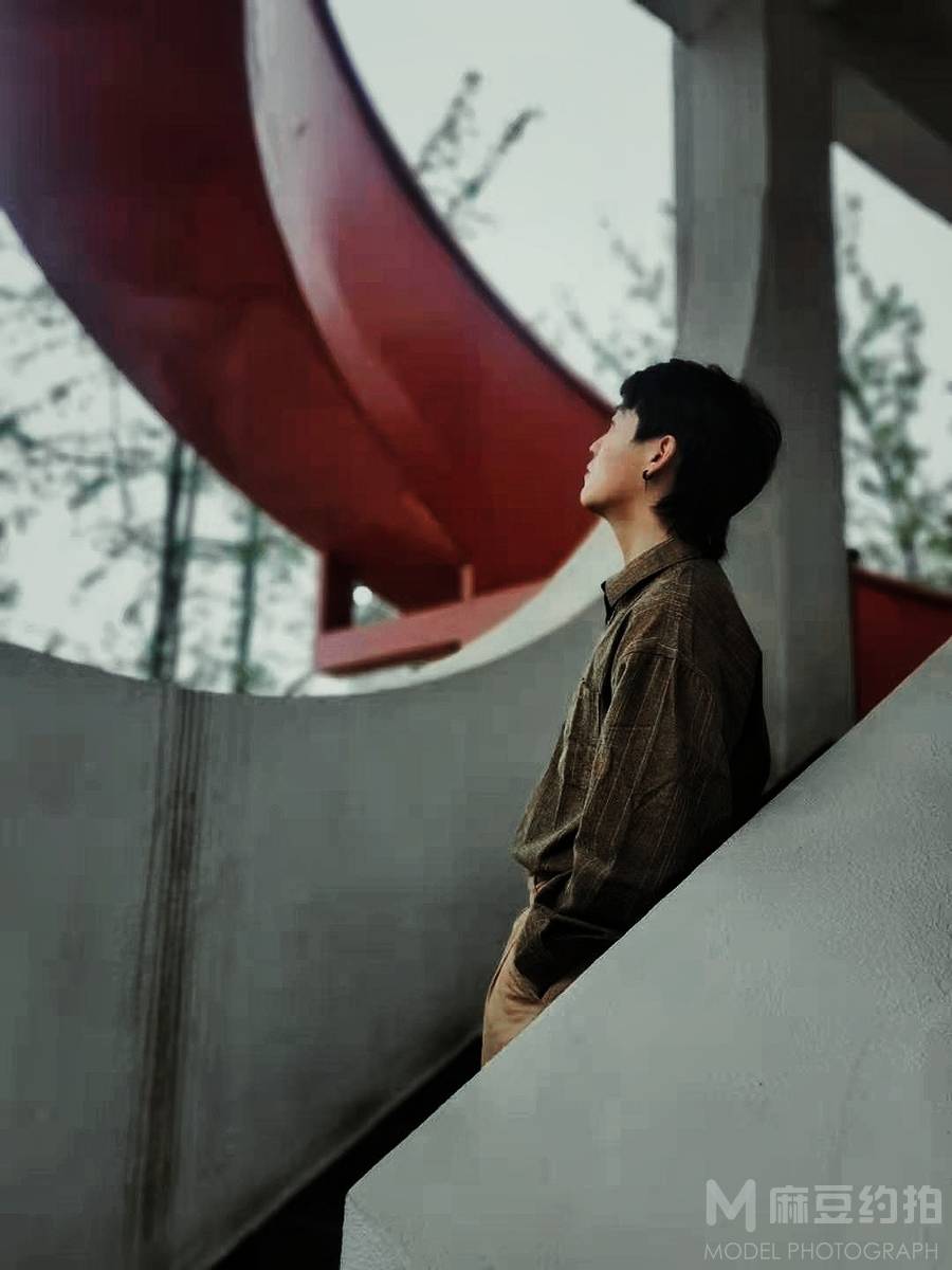 情绪模特