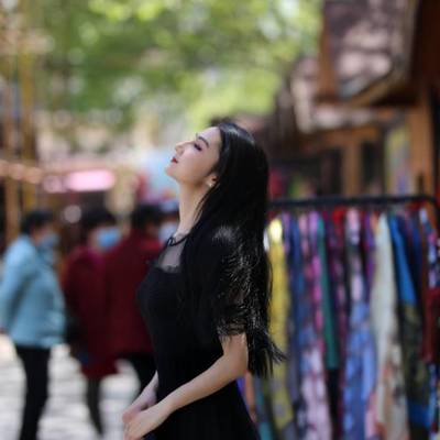 情绪模特