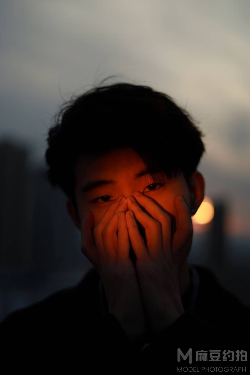 情绪模特