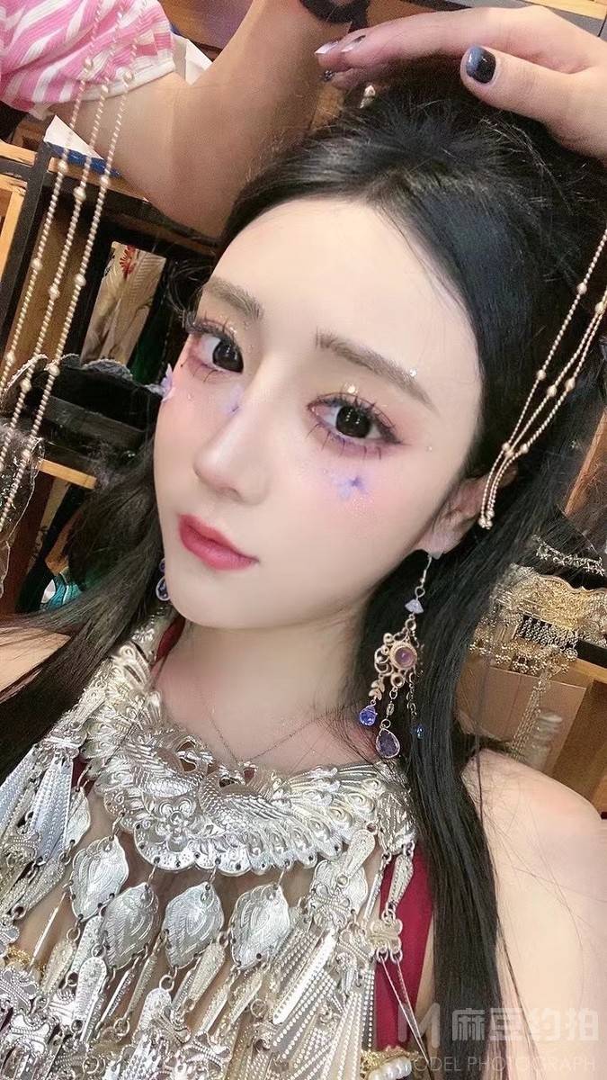 情绪模特