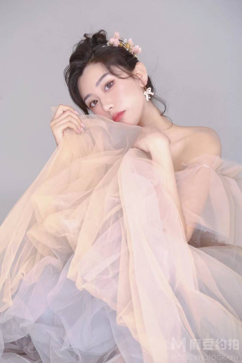 黑白模特