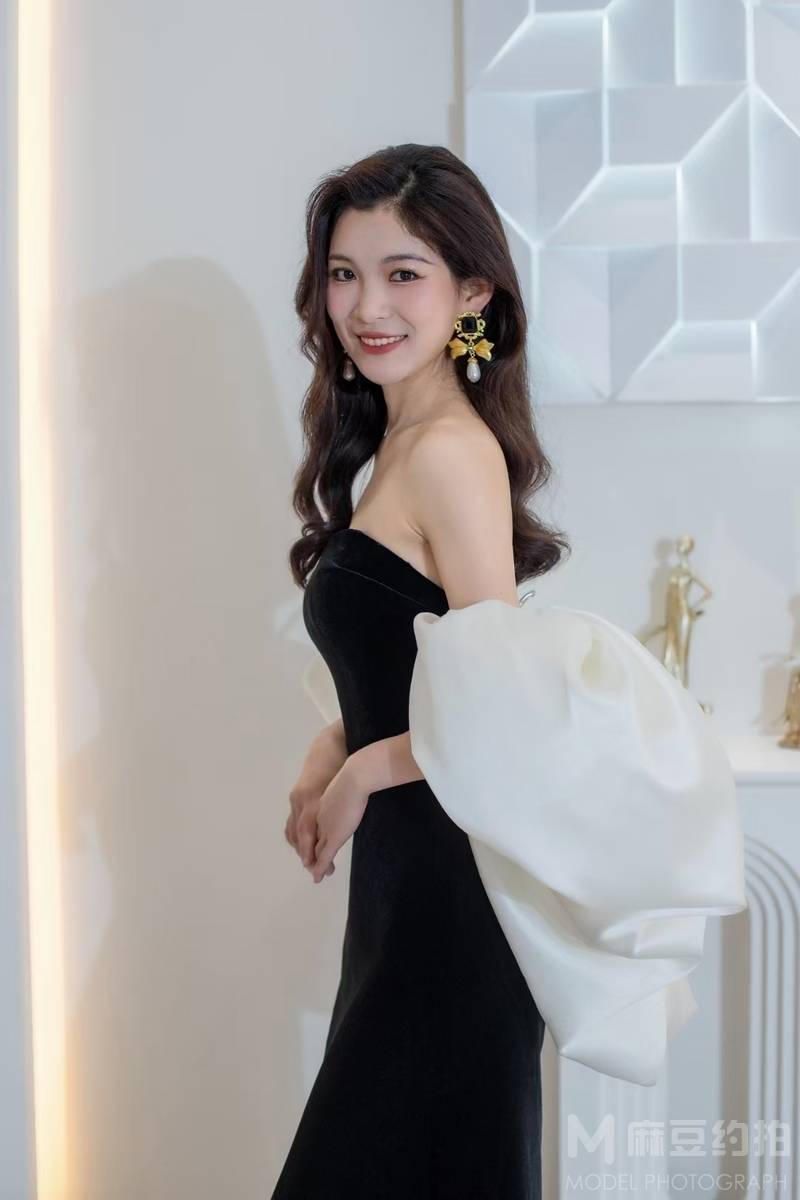 黑白模特