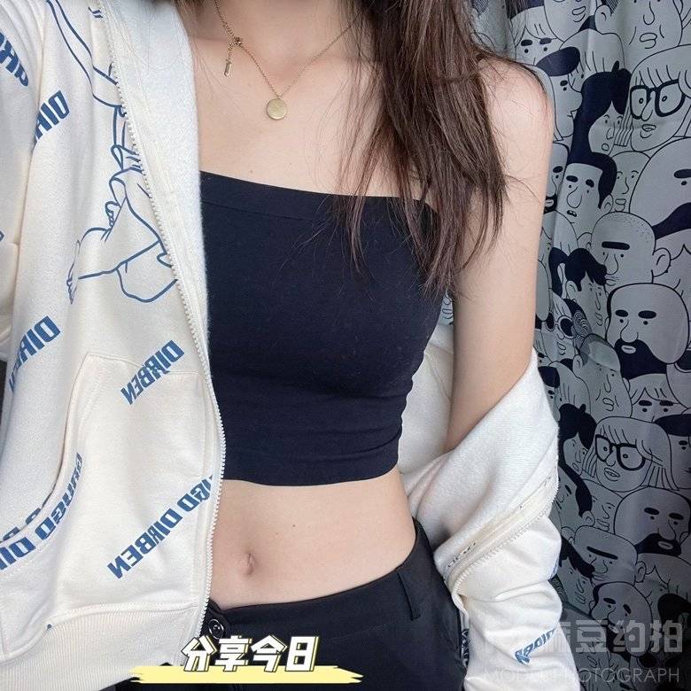 黑白模特