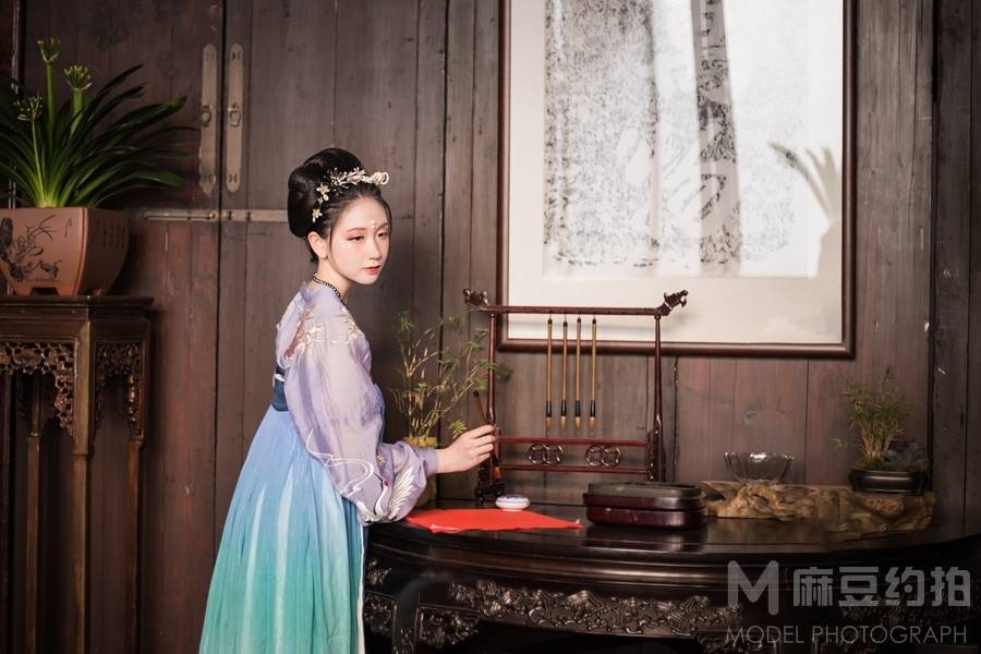 汉服模特