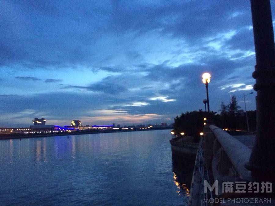 夜景模特