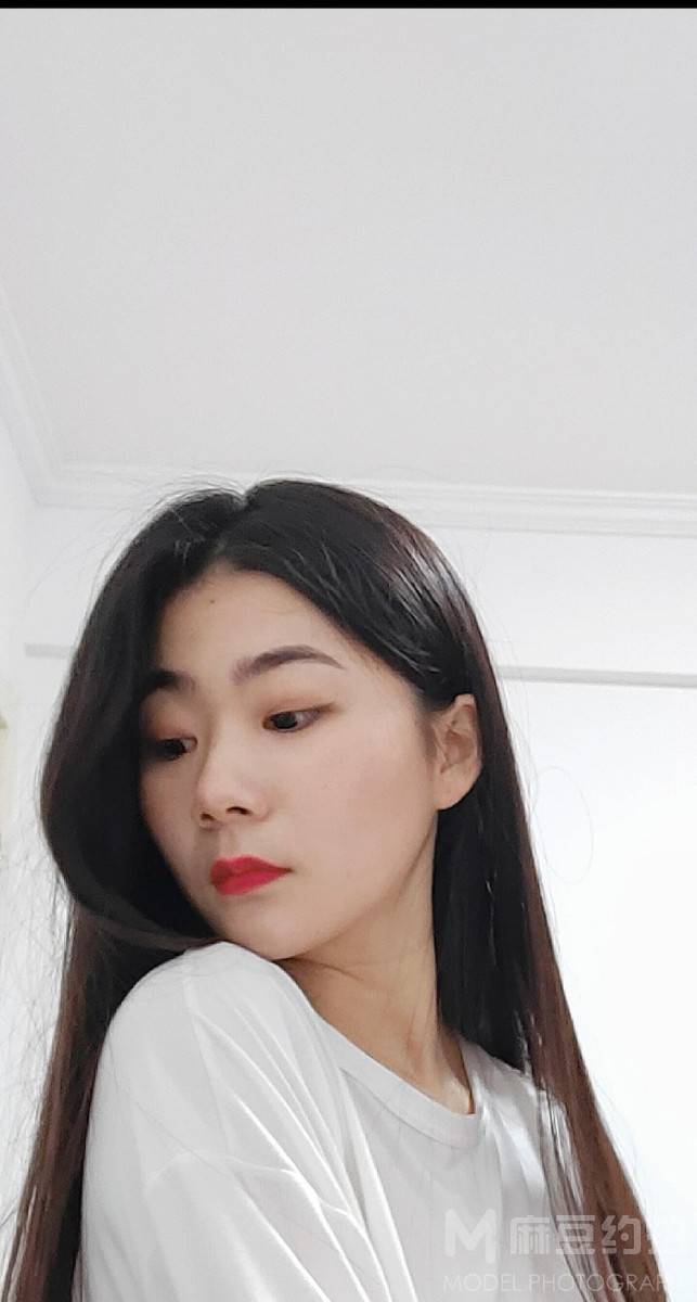黑白模特